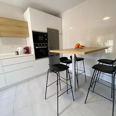 A Un Paso Lägenhet Caldas De Reis