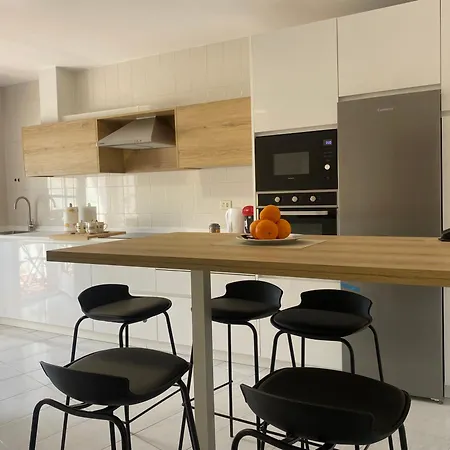 A Un Paso Lägenhet Caldas De Reis