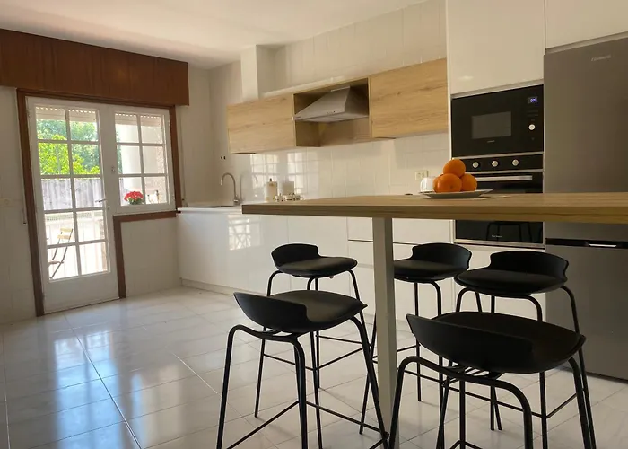 A Un Paso * Caldas De Reis